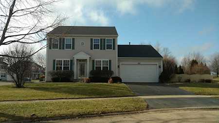 382 Kensington Dr Oswego, IL 60543