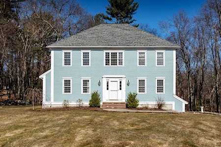 18 Stockwell Ln Southborough, MA 01772