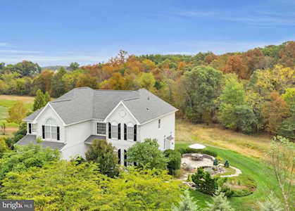 22960 Carters Station Ct Ashburn, VA 20148
