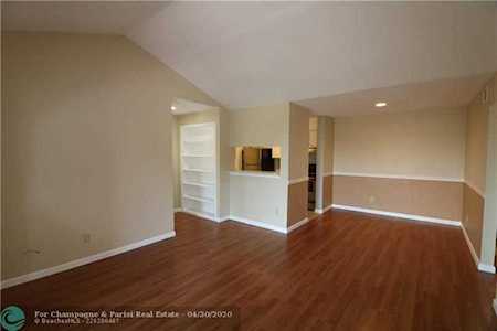 927 Riverside Dr #330 Coral Springs, FL 33071