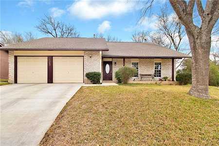 6303 Waynesburg Cv Austin, TX 78723