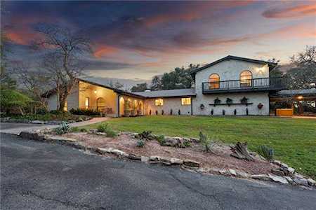 11025 Hillside Dr Austin, TX 78736