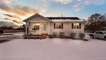 121 W Depot St Pinckney Vlg, MI 48169