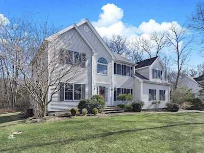 32 Fairway Lane Medway, MA 02053