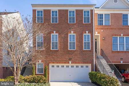 25342 Mcintyre Square Chantilly, VA 20152