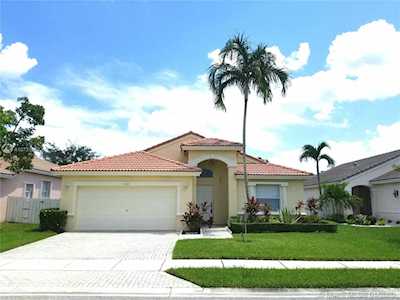 1519 SW 187 Ave Pembroke Pines, FL 33029