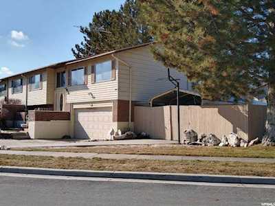 5684 S Whispering Pine E Dr Murray, UT 84107