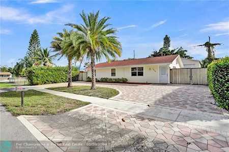 1410 W Perry St Lantana, FL 33462
