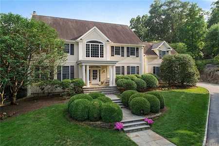 144 Hardscrabble Lake Dr Mount Pleasant, NY 10514
