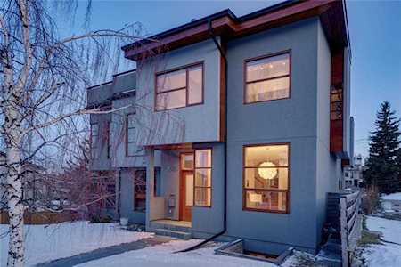 2003 27 Avenue SW Calgary, AB T2H 0H6