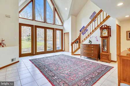 11201 Raehn Ct Great Falls, VA 22066