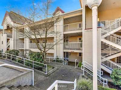 509 1st St #104 Snohomish, WA 98290