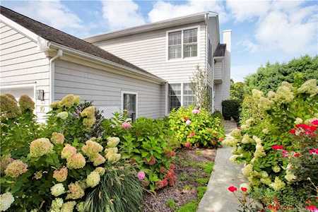 10 Country Club Ln Mount Pleasant, NY 10570