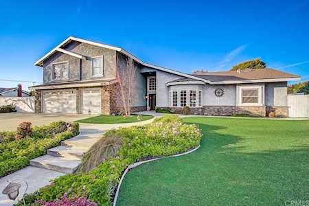 18225 Via Madera Yorba Linda, CA 92886
