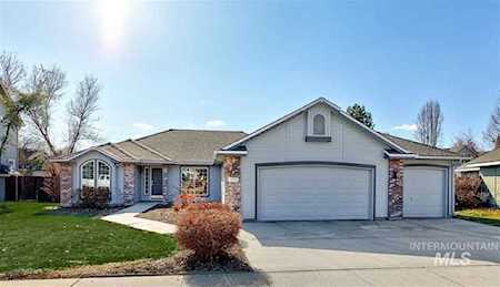 1453 N Ellington Pl. Eagle, ID 83616-4079