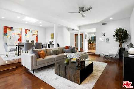 3552 Stonehill Place Sherman Oaks, CA 91423