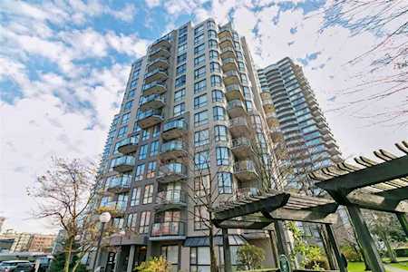 828 Agnes Street #1402 New Westminster, BC V3M 6R4