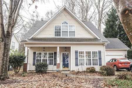 15824 Robins Way Huntersville, NC 28078