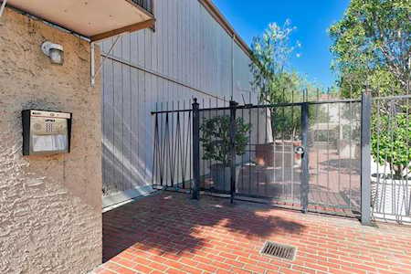 17711 Margate Street #210 Encino, CA 91316