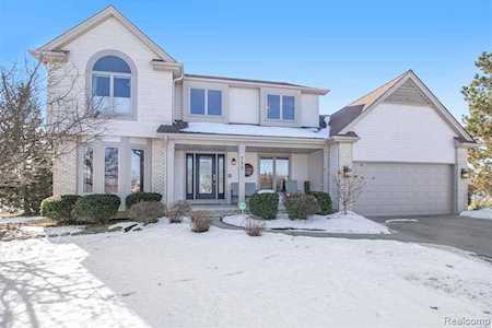 733 Morningside Dr Grand Blanc, MI 48439