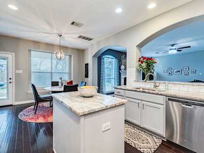 430 Middle Creek Dr Buda, TX 78610