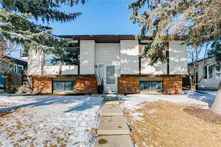 216 Beddington Circle NE Calgary, AB T3K 1K7