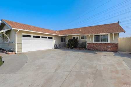 10442 Shalom Drive Huntington Beach, CA 92646