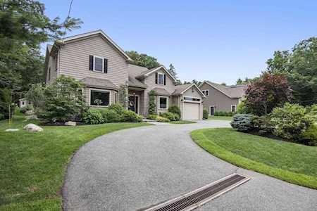 255 Worcester Lane Waltham, MA 02451