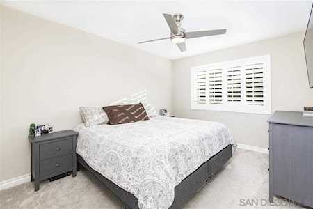 2729 Abbey Gln Escondido, CA 92027