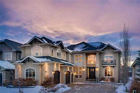 121 Aspen Ridge Place SW Calgary, AB T3H 0J6