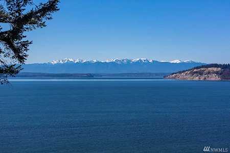 6364 Chinook Dr Clinton, WA 98236