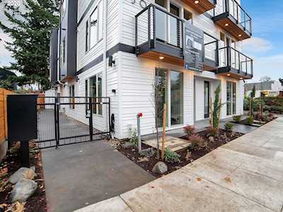 2050 N Killingsworth St #4 Portland, OR 97217