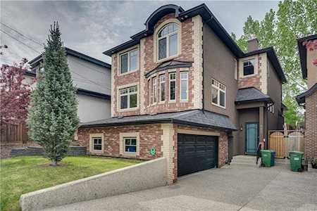 417 29 Avenue NE Calgary, AB T2E 2O6
