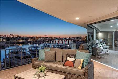 1241 Bayside Drive #209 Corona Del Mar, CA 92625