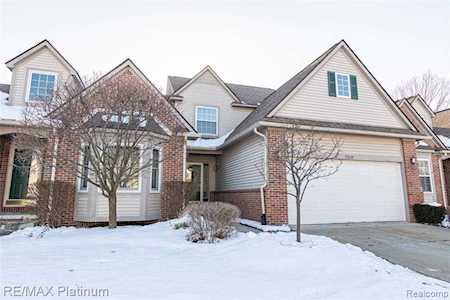 2510 Kerria Dr Dr #35 Howell, MI 48855