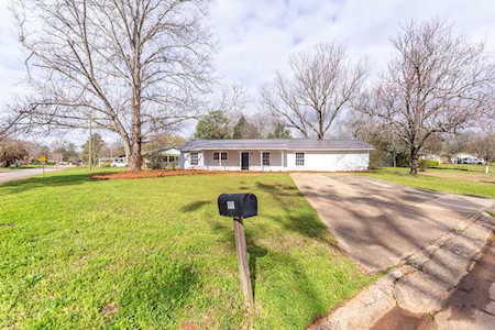 201 Tumbleweed Centerville, GA 31028