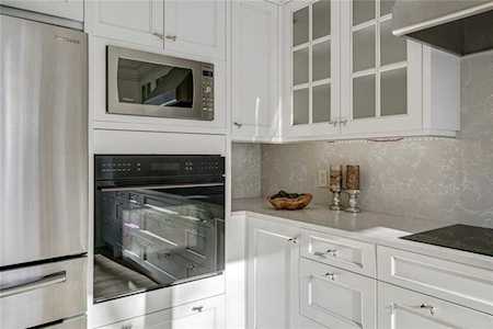 33 Malibou Road SW Calgary, AB T2V 1W9