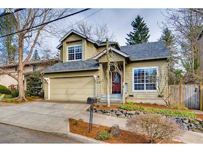 8648 SW 11th Ave Portland, OR 97219