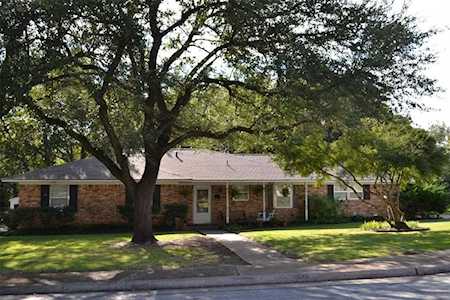 308 Willow Wood Lane Desoto, TX 75115