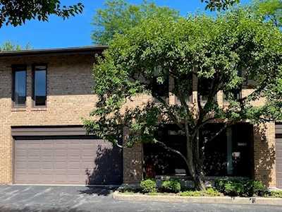 1724 Wildberry Dr #B Glenview, IL 60025
