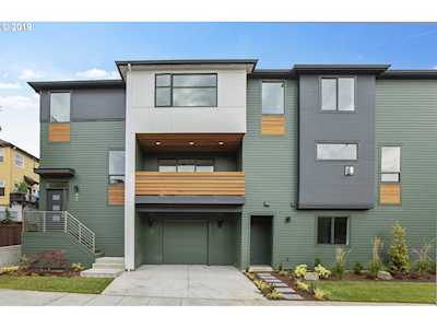 465 NE Skidmore St Portland, OR 97211