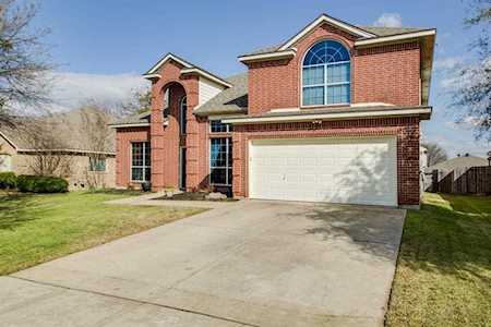 916 Chestnut Lane Saginaw, TX 76179