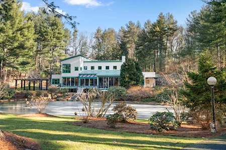 20 Indian Hill Rd Weston, MA 02493