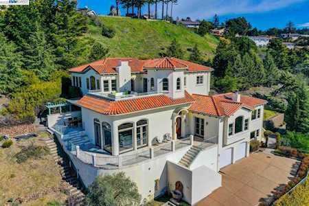 180 Colgett Blvd Oakland, CA 94619