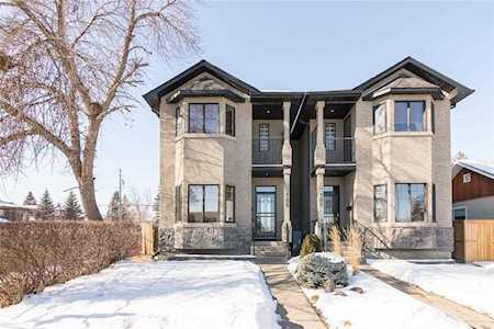 705 19 Street NW Calgary, AB T2N 2J6