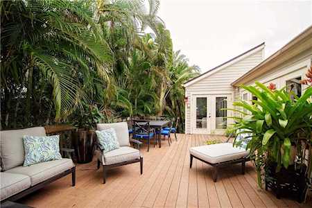 1205 Sea Plume Way Sarasota, FL 34242