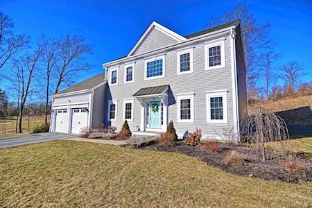 650 Shining Rock Dr Northbridge, MA 01534