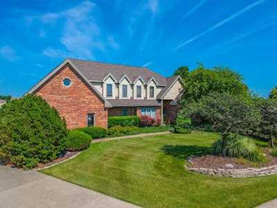 18 Smokey Ct Bloomington, IL 61704