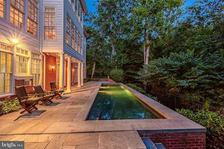 1103 Finley Ln Alexandria, VA 22304