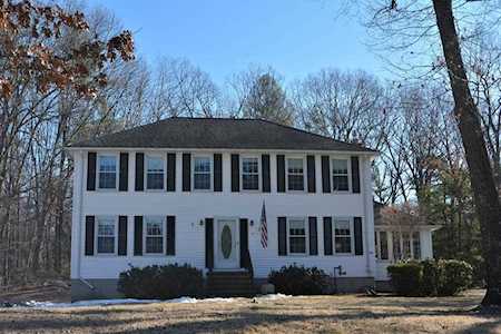 9 Colonial Drive Dracut, MA 01826